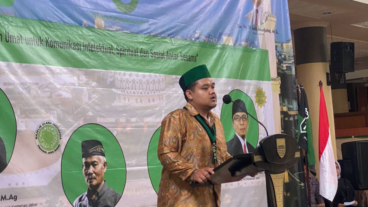 Ketua Panitia Milad HMI, Hilman M Rofiq tengah menyampaikan sambutan [Suara Sumedang]