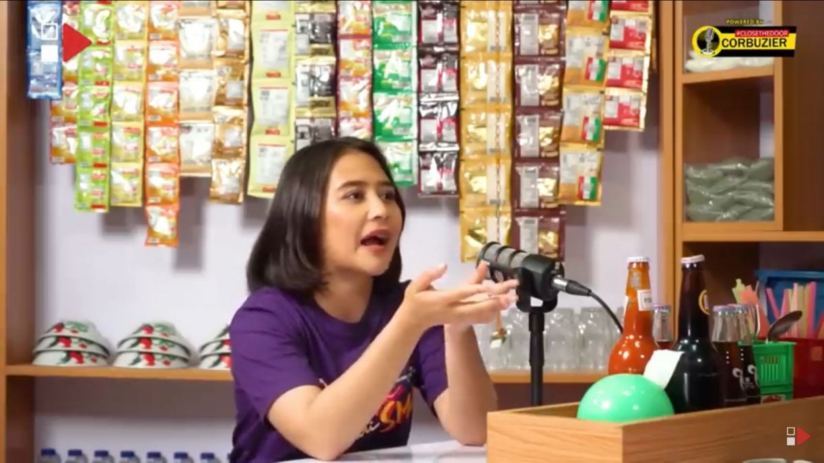 Prilly di HAS creative [YouTube]