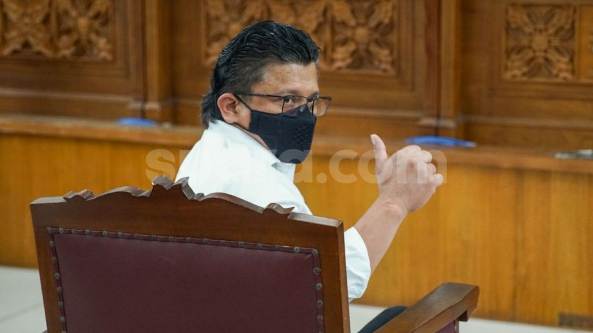 Ferdy Sambo ; Kasus Pembunuhan Brigadir J [Suara.com/Alfian Winanto]