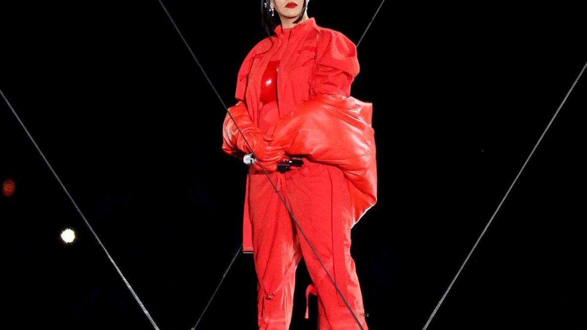 Rihana/RicardoMenHdez/ [Twitter]