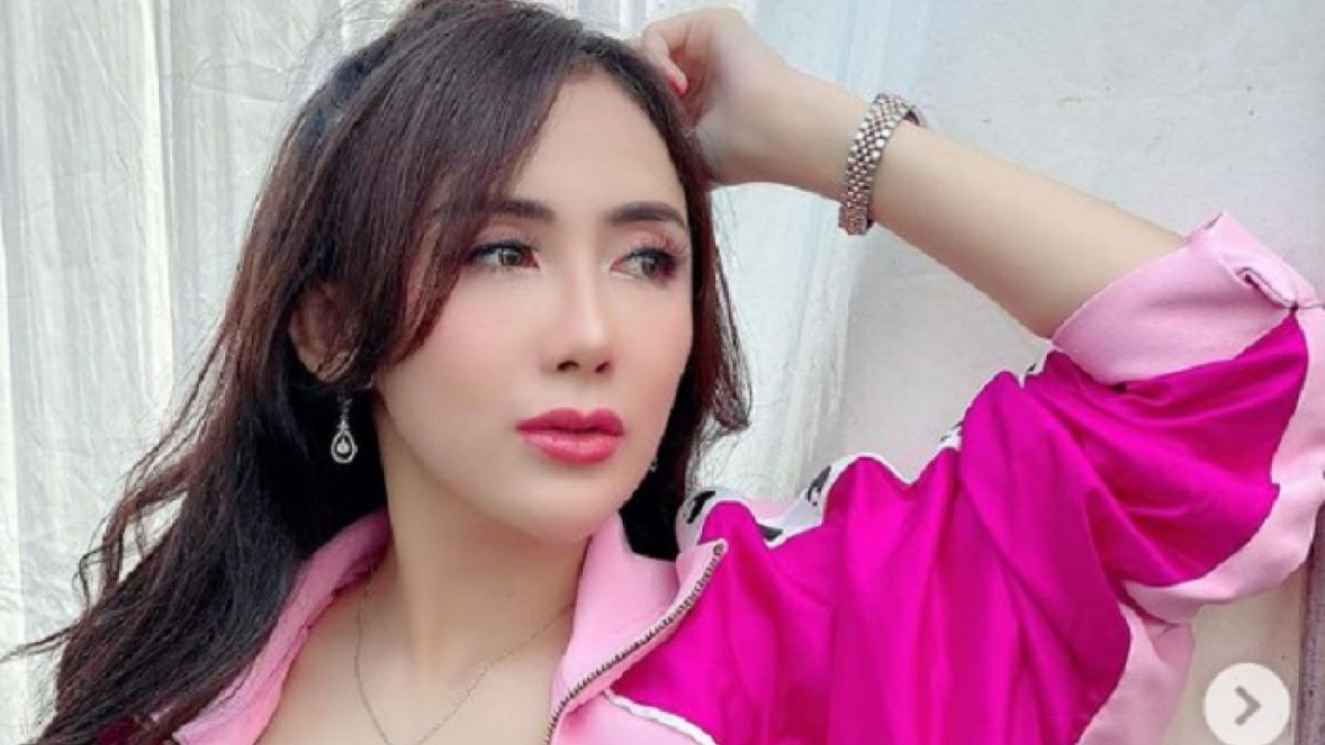Dok. Ucie Sucita. Potret cantik Ucie Sucita merupakan satu di antara artis asal Sumedang. [Instagram @ucie_sucita.]