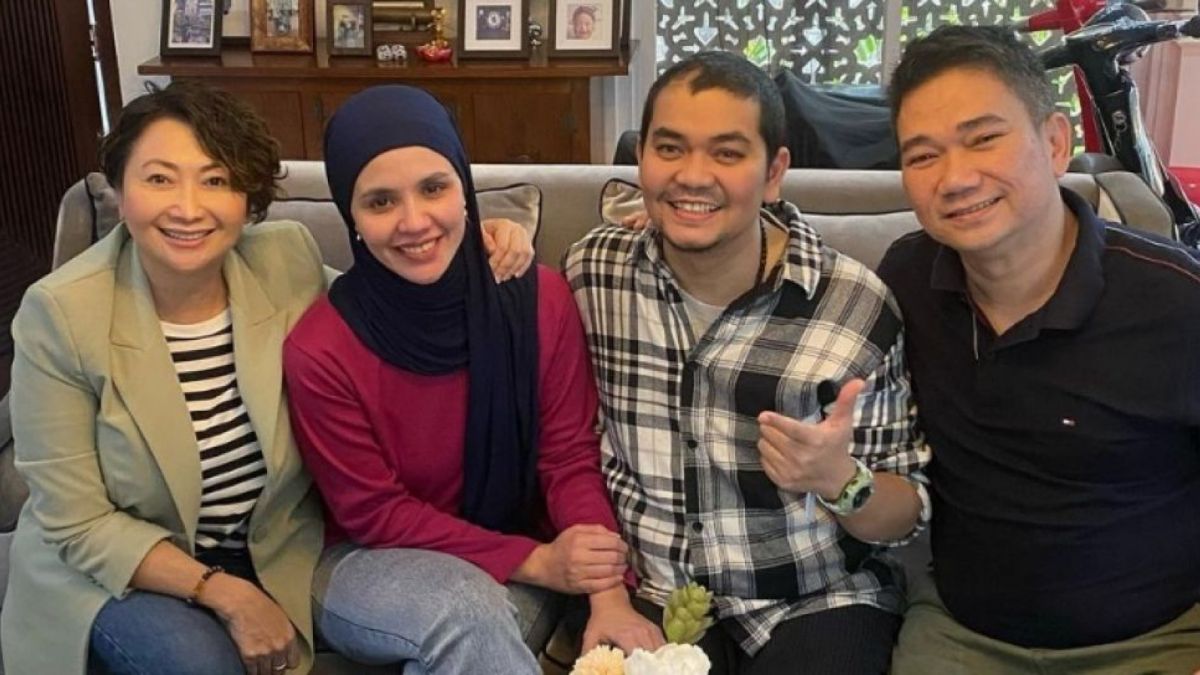 Indy Barends bersama Aldila Jelita, Indra Bekti, dan Milano Lubis. (Instagram/ indybarends)