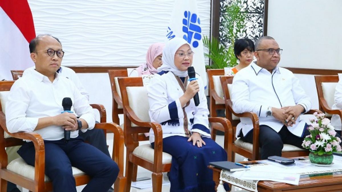 Perusahaan Tidak Boleh Telat Bayar THR atau Kena Sanksi Berat! [Ayo Indonesia]