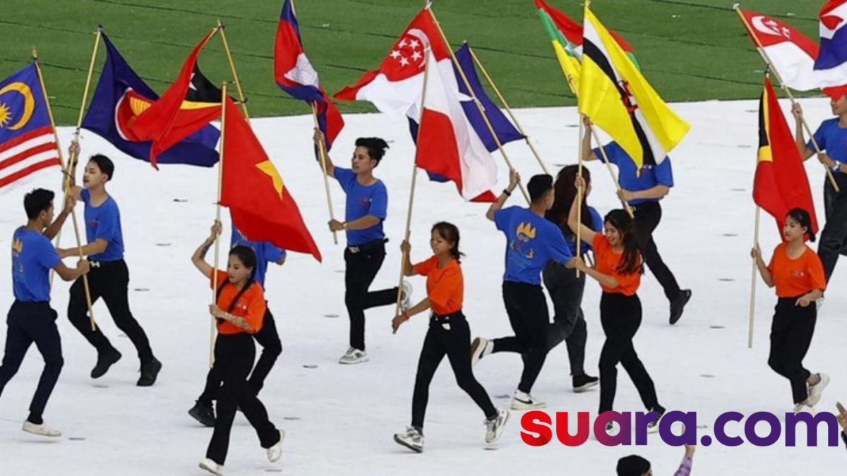 Bendera Indonesia Terbalik di Acara Opening SEA Games 2023 Kamboja. [suara.com]