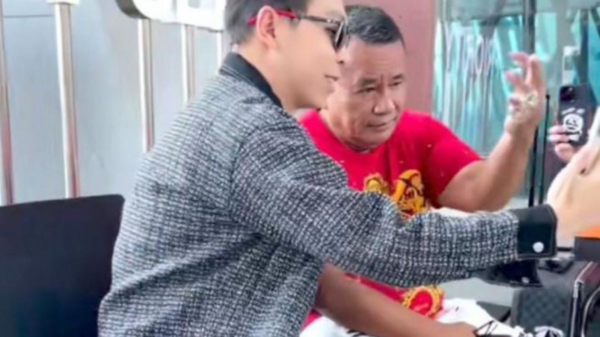 Hotman Paris dan dr. Richard Lee lakukan panggilan video call dengan Inara Rusli