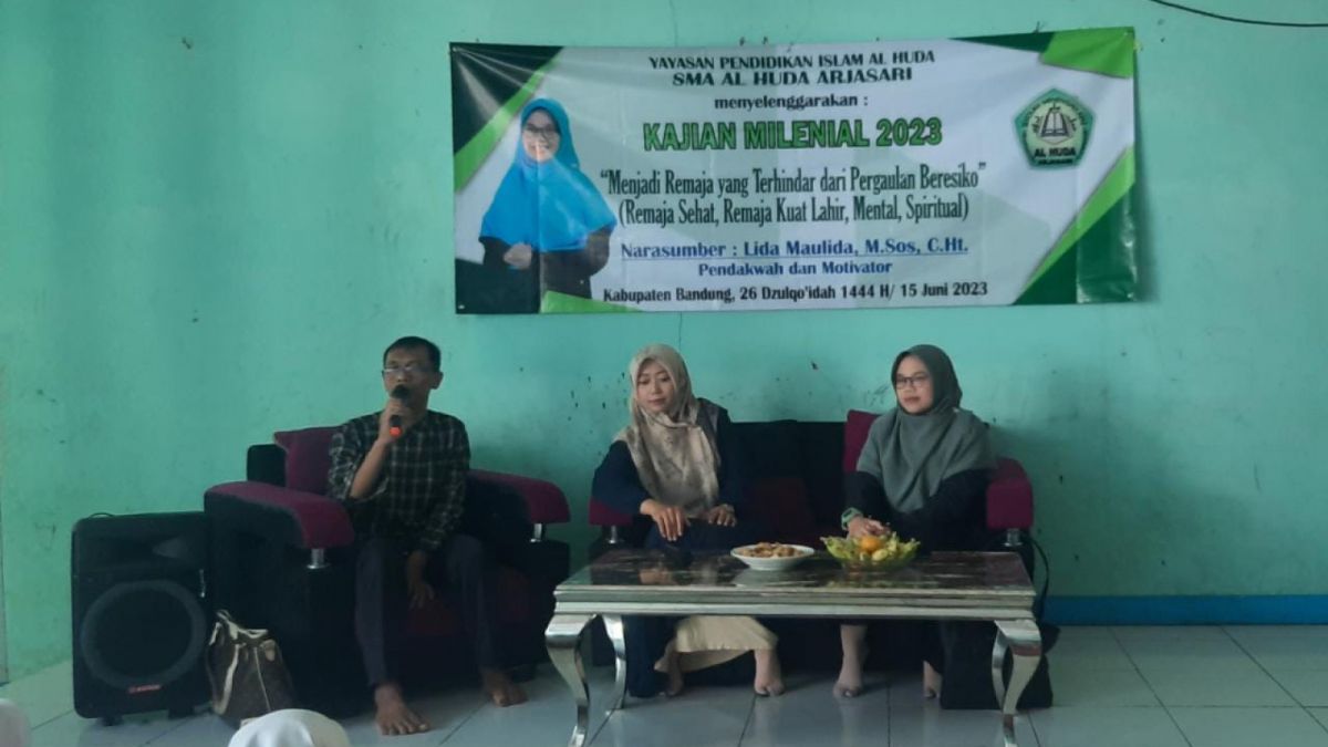 Potret sambutan dari Kepala SMA Al Huda [Suara Sumedang]