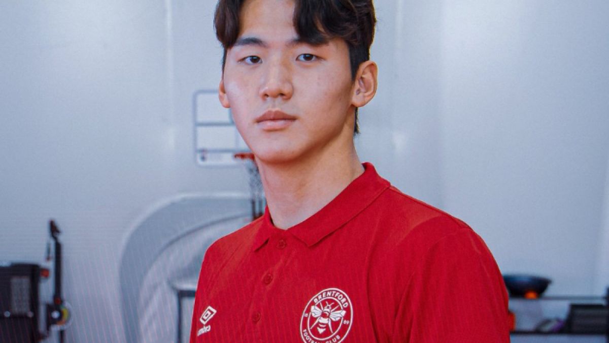 Potret Kim Ji-soo pemain anyar Brentford FC yang pernah dikalahkan oleh Asnawi Mangkualam [Twitter/ @Brentfordfc]