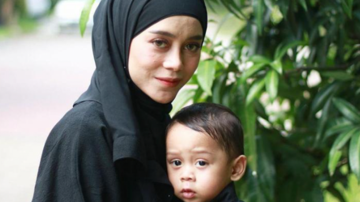 Lesti Kejora dan Anaknya [Tangkap Layar Instagram]