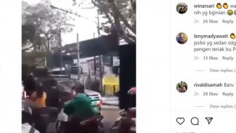 Viral Video Warga Teriak 'Ferdy Sambo' Saat Mobil Polisi Melintas, Citra Polri Makin Jelek?