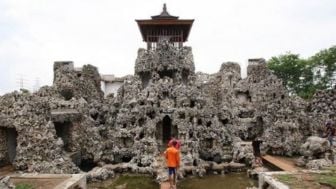 Wisata Gua Sunyaragi di Cirebon: Miliki Legenda hingga Mitos Tempat Meditasi para Sultan dan Berangkatkan Sukma ke Tanah Suci