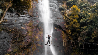 7 Rekomendasi Wisata di Sumatera Barat, Ada Lembah Harau dan Pulau Mentawai