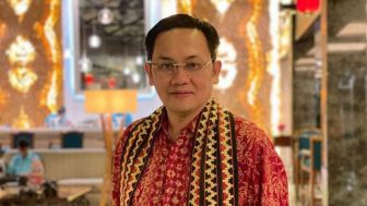 Rizky Billar Jadi Tersangka KDRT Terhadap Lesti Kejora, Farhat Abbas Justru Beberkan Hal Mengejutkan