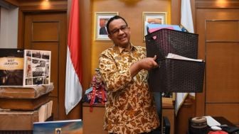 Anies Baswedan Kemasi Barang-Barang dari Balai Kota Jakarta, Kursi Kepemimpinan DKI Berganti