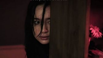 Sinopsis Perempuan Bergaun Merah, Film Horor Terbaru Tayang 3 November 2022