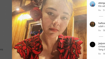 Pose Amanda Manopo Kenakan Kebaya Merah, Pamer Lekuk Tubuh yang Seksi Pemeran Andin Ikatan Cinta Dibilang Gimmick