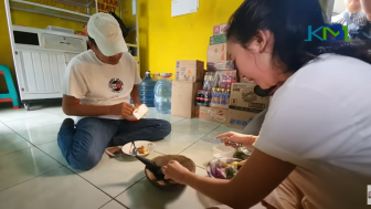 Dedi Mulyadi Kunjungi Gadis Cantik Penjual Ceker Mercon, Ngulek Sambel Disangkut Pautkan Kehidupan, Hidup Harus Berproses