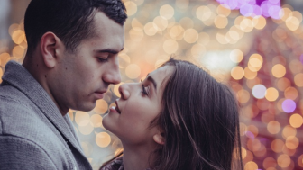 3 Tips Hubungan Intim Suami Istri Setelah Menopause, Begini Cara Melayani Suami Untuk Menjaga Gairah Seksualnya