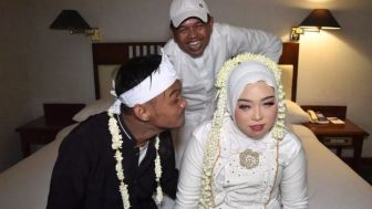 Antar Pasangan Pengantin Baru Malam Pertama, Kang Dedi: Saya Masuk Antrian Gak?