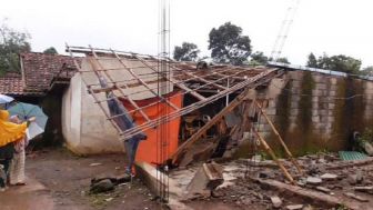 BPBD Sumedang Catat 12 Bangunan Rusak Diterjang Angin Puting Beliung