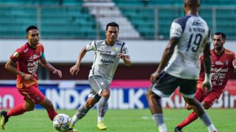 Tak Mau Larut dengan Hasil Lawan Bali United, Gelandang Persib Ini Langsung Fokus ke Pertandingan Kontra PSM Makassar