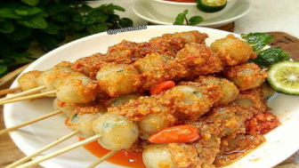 Cilok Saus Kacang, Disantap Hangat Bersama Keluarga dalam Cuaca Mendung, Yakin, Pasti Nendang!