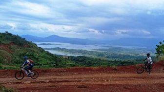 Perbaiki Jalur Wisata Sumedang dengan Anggaran Rp89 Miliar