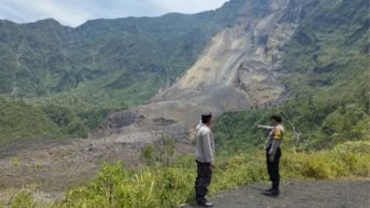 Tebing Gunung Galunggung Tasikmalaya Kembali Longsor, Simak Imbauan Ketua Pos PGA