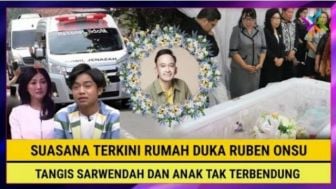 Cek Fakta: Innalillahi, Suasana Terkini Rumah Duka Ruben Onsu, Tangis Sarwendah, Betrand Peto dan Kedua Putrinya Tak Terbendung, Benarkah?