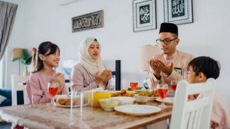 5 Keistimewaan Bulan Ramadhan: Dikabulkan Doa-Doa hingga Pintu Neraka Ditutup