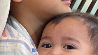 Menggemaskan, Aksi Cipung bareng Rafathar Bikin Warganet Jatuh Hati