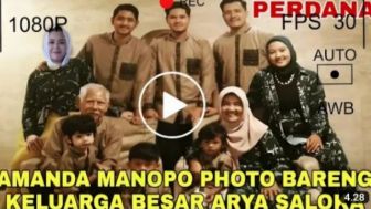 CEK FAKTA: WOW, Amanda Manopo Ikut Foto Bareng Keluarga Arya Saloka saat Merayakan Idul Fitri?