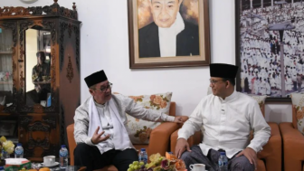 Anies Baswedan Sambangi Keluarga K.H Anwar Musaddad di Garut, 'Menta Jampe' Sukses Capres 2024?