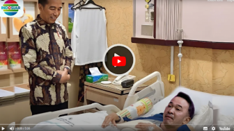 CEK FAKTA: Detik-detik Presiden Jokowi Jenguk Ruben Onsu yang Kritis di Rumah Sakit