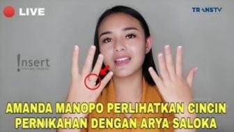 CEK FAKTA: Amanda Manopo Perlihatkan Cincin, Benarkah Sudah Resmi Menikah dengan Arya Saloka?