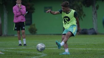 Jelang Persebaya Surabaya Jamu Persib Bandung di Liga 1, Bojan Hodak Tak Khawatir Kehilangan Pemain Ini