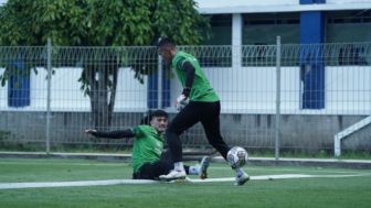 Luizinho Passos Tetapkan Target untuk Empat Penjaga Gawang Persib Bandung
