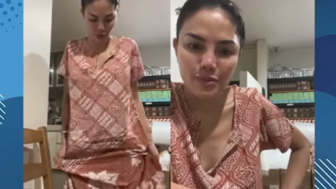 Nikita Mirzani Pakai Daster Lusuh saat Live Instagram, Netizen Auto Gagal Fokus: Memorinya nggak bisa dihilangkan