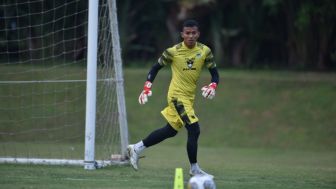 Bertolak ke Yogyakarta, Kabar Baik Datang dari Kiper Persib Bandung yang Pulih dari Cedera