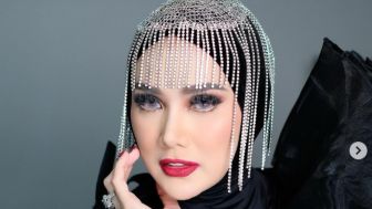 Tampil Bak Cleopatra di Konser Ari Lasso, Mulan Jameela Ucap Jangan Bosen Ajak Bestiemu Ini Ya