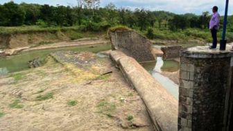 Bendungan Cariang Jebol, Petani Terancam Gagal di Musim Tanam