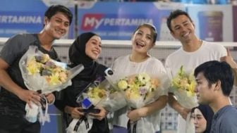 Raffi Ahmad dan Nagita Slavina Kagum dengan Kekompakan Lesti Kejora-Rizky Billar di Pertandingan Bulutangkis TOSI 2023