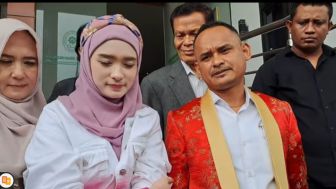 Soal Virgoun Keras Mendidik Anak, Inara Rusli: Maklumin Aja