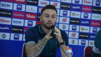 Dua Kartu Merah Warnai Panasnya Laga Persib Bandung vs PSIS Semarang, Marc Klok Kunci Kemenangan