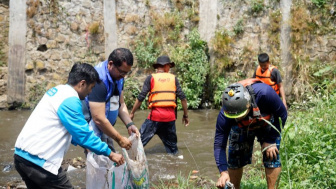Gandeng Sejumlah Pihak, KNPI Jabar Gelar Aksi Bersih-bersih Sungai dan Soroti Hal Ini