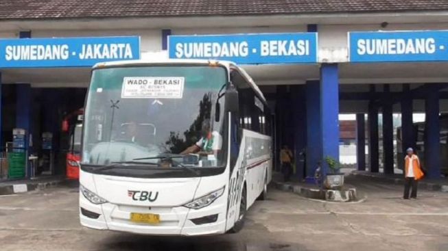 Pasca Kenaikan Harga BBM, Bus di Terminal Ciakar Sumedang Masih Gunakan Tarif Lama