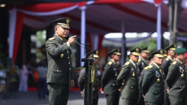 KSAD Dudung Tanggapi Minta Maaf Effendi Simbolon, TNI Punya Kehormatan dan Harga Diri