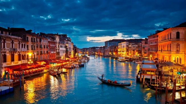 5 Destinasi Wisata Romantis di Italia Habiskan Waktu dengan Pasangan