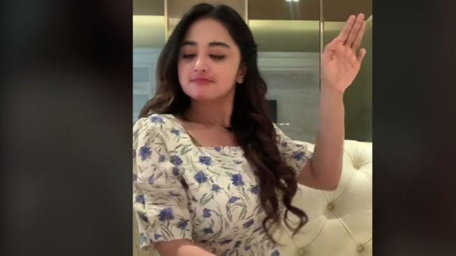 Kesal Jadi Bulan-bulanan Fans Lesti Kejora dan Rizky Billar, Dewi Perssik Bilang Begini