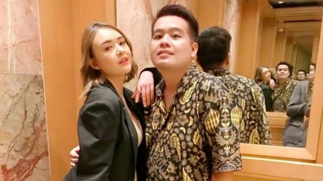 Amanda Manopo Asyik Foto dengan Para Tamu di Pernikahan Glenca Cyshara, Malah Viral Gara - gara Bagian ininya Terekspose