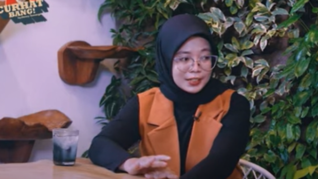 Tangan Mengepal Norma Risma Jadi Sorotan usai Ceritakan Kisah Pilunya ke Denny Sumargo, Warganet: Kasian, Pasti Sakit Banget